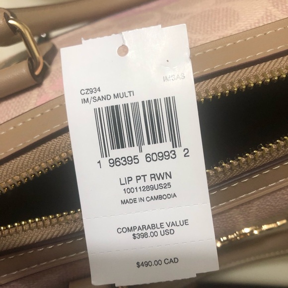 Coach Rowan - Picture 4 of 12